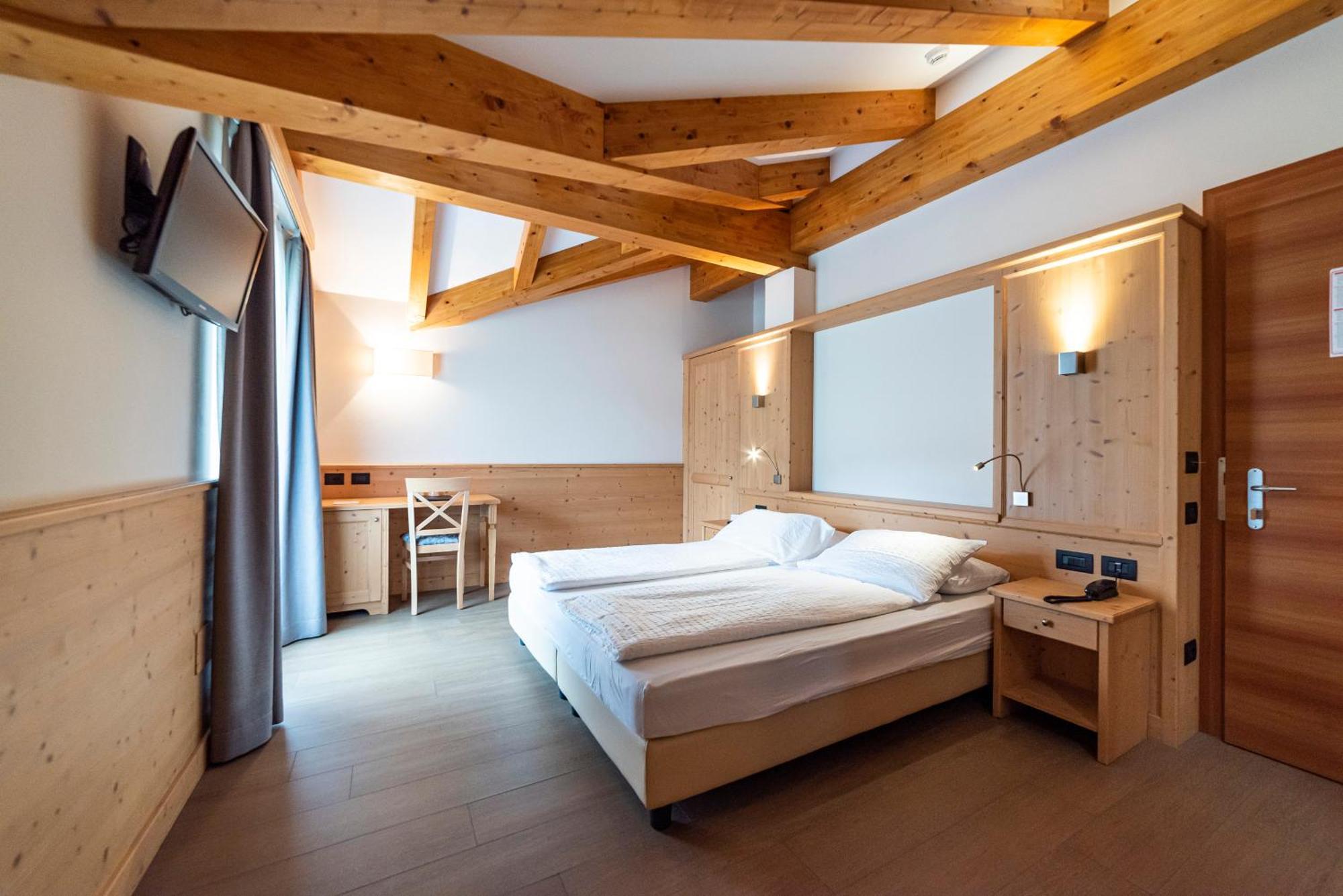 Hotel Garni Paradisi - Wellness & Spa Меццано Екстер'єр фото