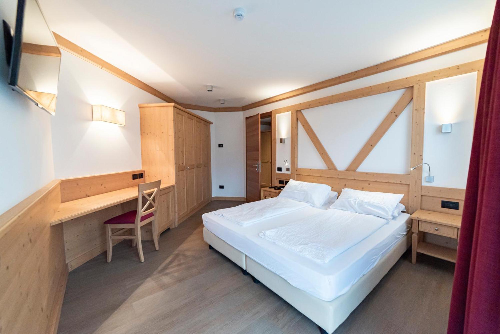 Hotel Garni Paradisi - Wellness & Spa Меццано Екстер'єр фото