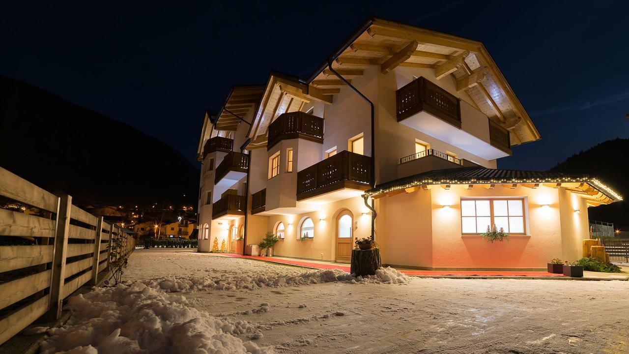 Hotel Garni Paradisi - Wellness & Spa Меццано Екстер'єр фото