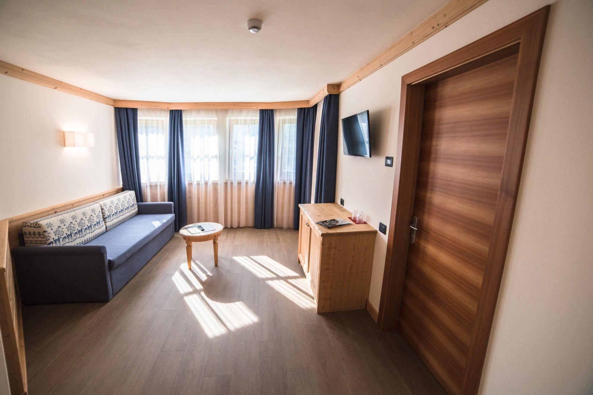 Hotel Garni Paradisi - Wellness & Spa Меццано Екстер'єр фото