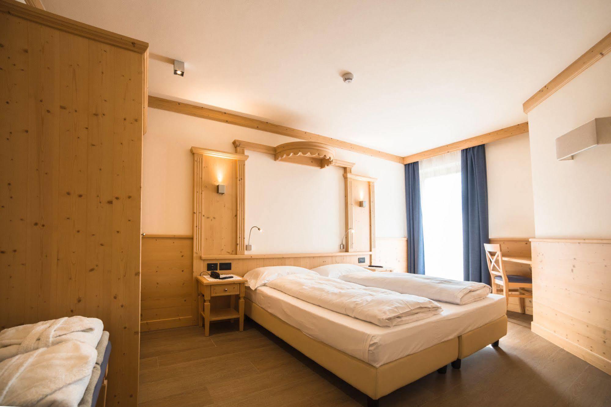 Hotel Garni Paradisi - Wellness & Spa Меццано Екстер'єр фото