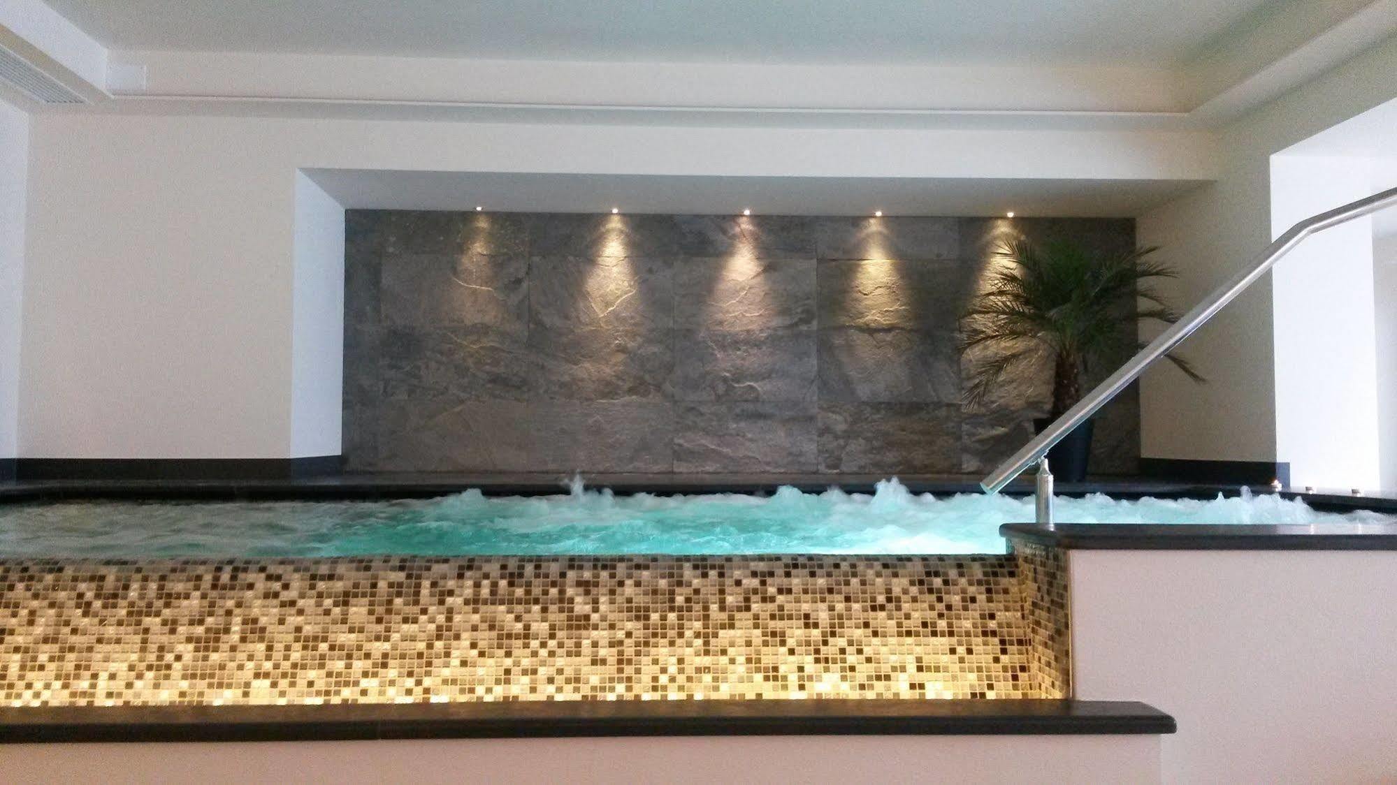 Hotel Garni Paradisi - Wellness & Spa Меццано Екстер'єр фото