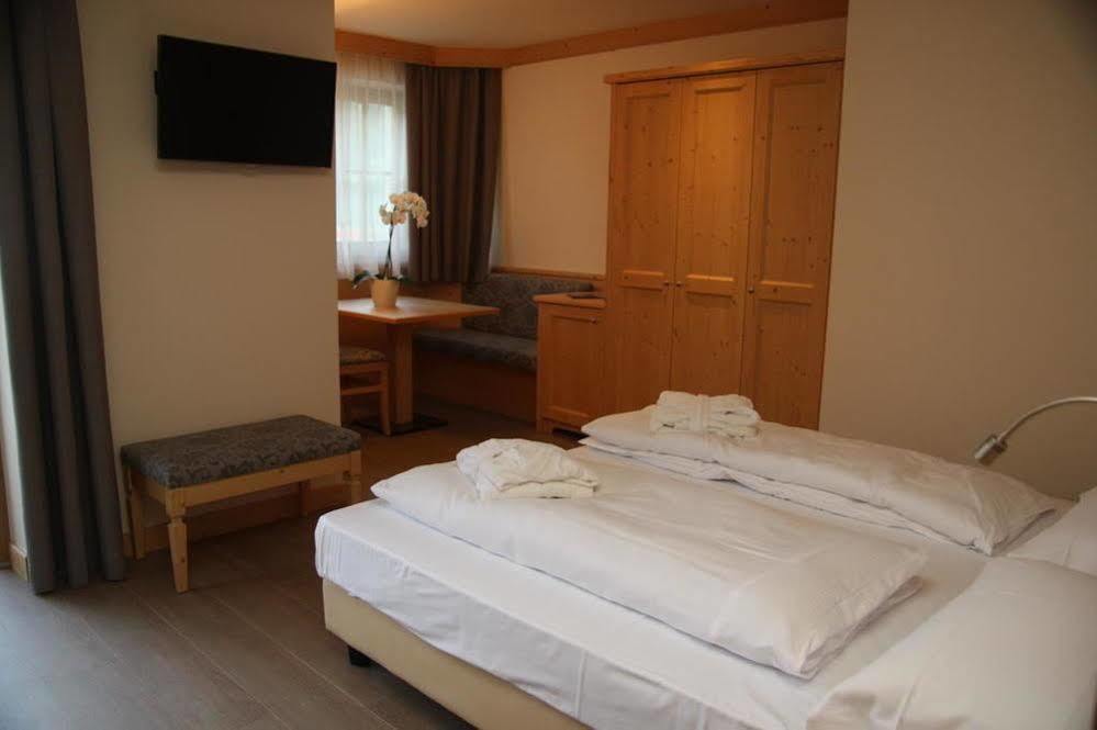Hotel Garni Paradisi - Wellness & Spa Меццано Екстер'єр фото
