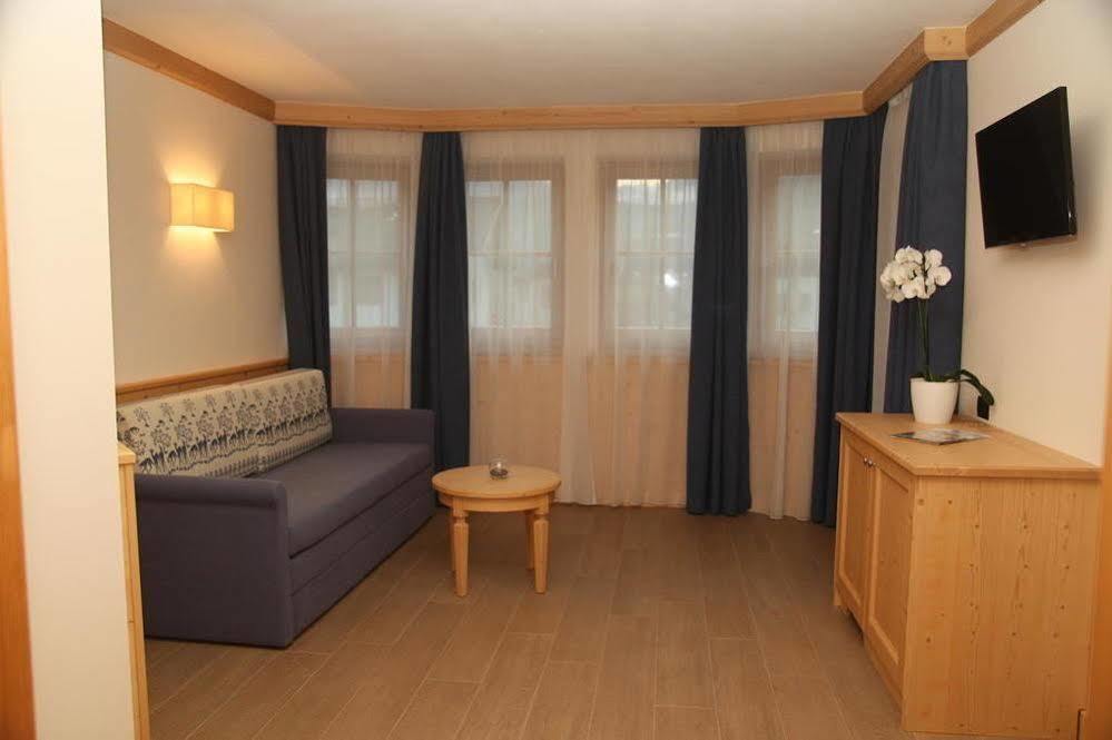 Hotel Garni Paradisi - Wellness & Spa Меццано Екстер'єр фото